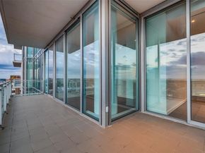 2900  Mckinnon Street  2704, Dallas Texas 75201