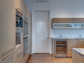 2900  Mckinnon Street  2704, Dallas Texas 75201