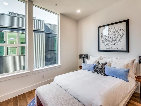 426 W 9th Street  104, Dallas Texas 75208