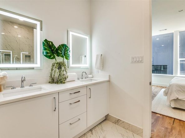 426 W 9th Street  104, Dallas Texas 75208