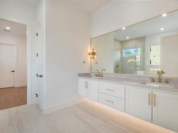 2428  Douglas Avenue , Dallas Texas 75219