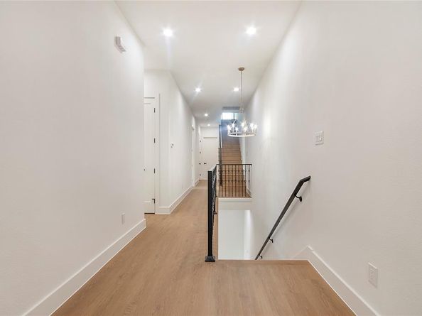 2428  Douglas Avenue , Dallas Texas 75219