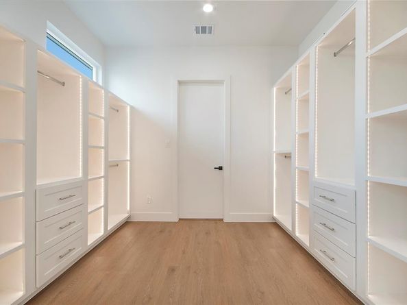 2428  Douglas Avenue , Dallas Texas 75219