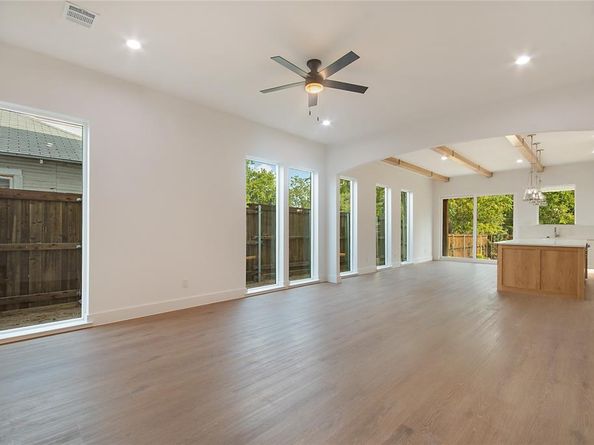 2428  Douglas Avenue , Dallas Texas 75219