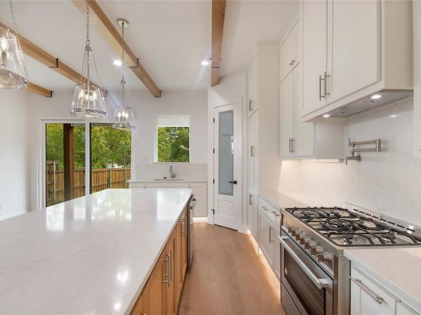 2428  Douglas Avenue , Dallas Texas 75219