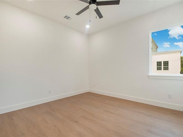 2428  Douglas Avenue , Dallas Texas 75219