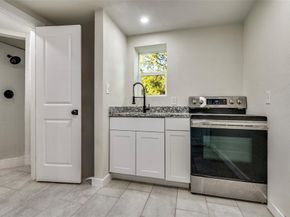 522  Griffith Avenue , Dallas Texas 75208