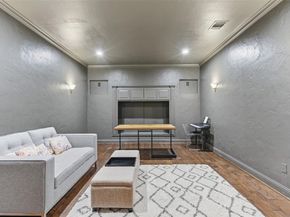 1404  Sylvan Avenue , Dallas Texas 75208