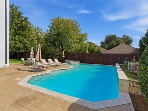 1404  Sylvan Avenue , Dallas Texas 75208