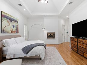 1404  Sylvan Avenue , Dallas Texas 75208