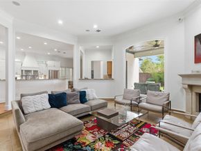 1404  Sylvan Avenue , Dallas Texas 75208