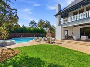 1404  Sylvan Avenue , Dallas Texas 75208