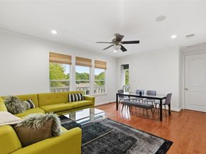 1404  Sylvan Avenue , Dallas Texas 75208