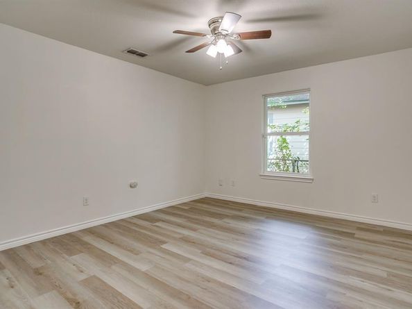 3955  Alamo Avenue , Fort Worth Texas 76107