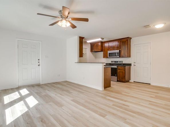 3955  Alamo Avenue , Fort Worth Texas 76107