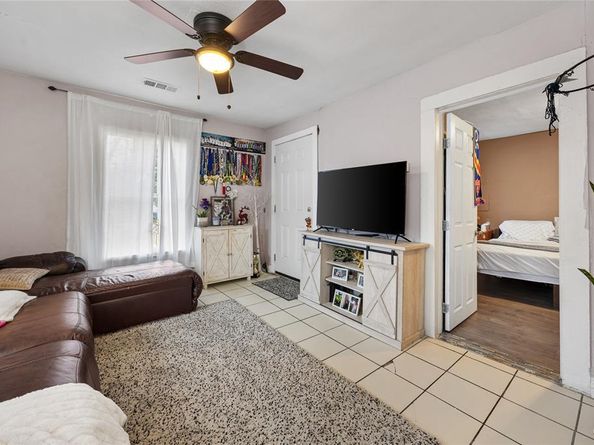 2961  Pearl Avenue , Fort Worth Texas 76106