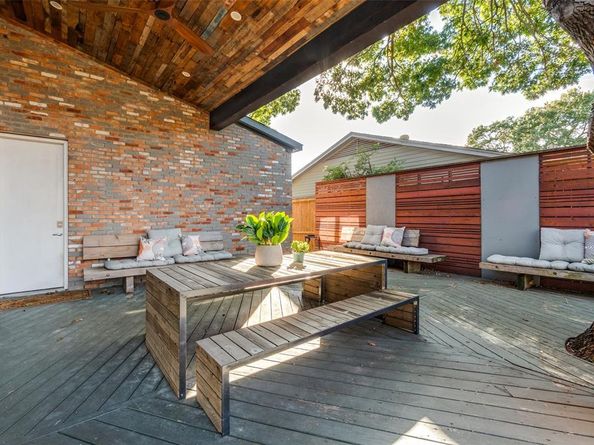 8915  Stanwood Drive , Dallas Texas 75228