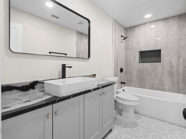 6122  Symphony Lane , Dallas Texas 75227