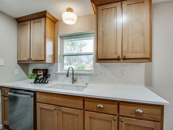 8735  Charing Cross Lane , Dallas Texas 75238