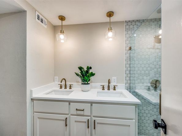 8735  Charing Cross Lane , Dallas Texas 75238