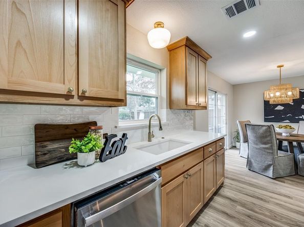 8735  Charing Cross Lane , Dallas Texas 75238