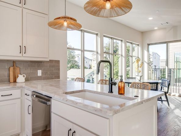 2820  Weisenberger Street  100, Fort Worth Texas 76107