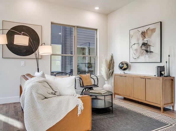 2820  Weisenberger Street  100, Fort Worth Texas 76107