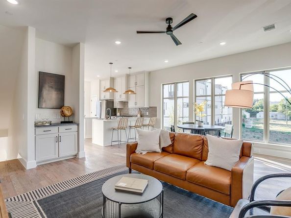 2820  Weisenberger Street  100, Fort Worth Texas 76107