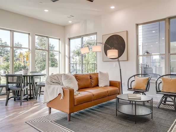 2820  Weisenberger Street  100, Fort Worth Texas 76107