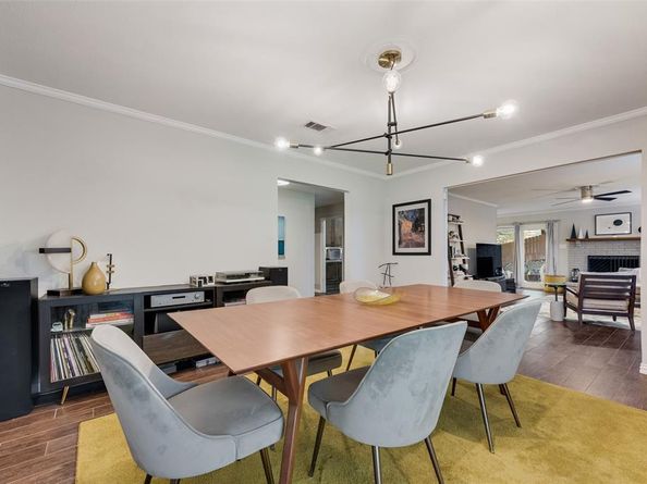 1529  Windchime Drive , Dallas Texas 75224