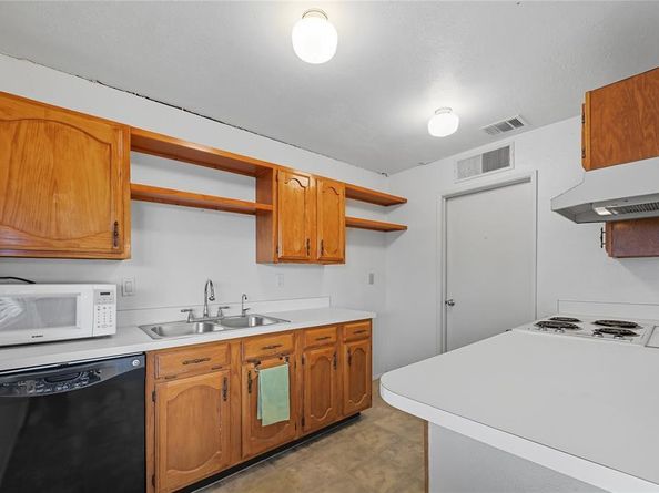 625  Camilla Lane , Garland Texas 75040