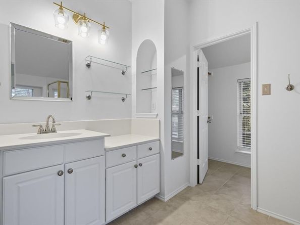 3812  Red Oak Trail , The Colony Texas 75056