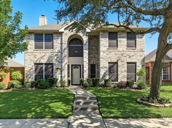 3812  Red Oak Trail 