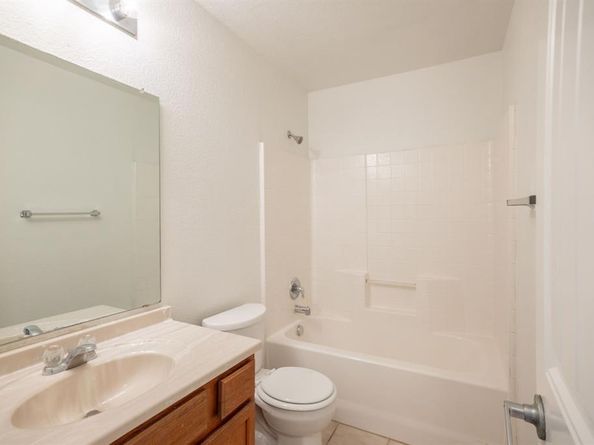 754  Mission Lane , Lancaster Texas 75146