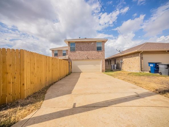 754  Mission Lane , Lancaster Texas 75146