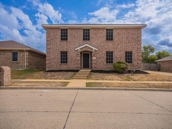 754  Mission Lane , Lancaster Texas 75146