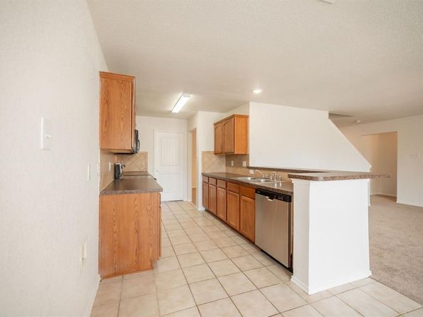 754  Mission Lane , Lancaster Texas 75146
