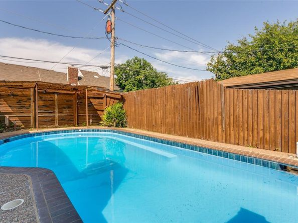 1535  Carnation Drive , Lewisville Texas 75067