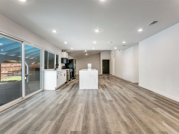 1535  Carnation Drive , Lewisville Texas 75067