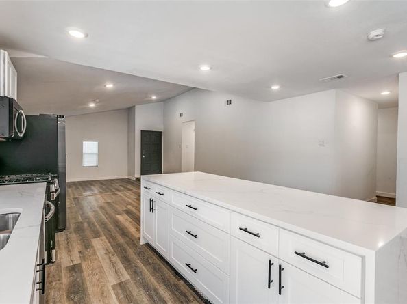 1535  Carnation Drive , Lewisville Texas 75067