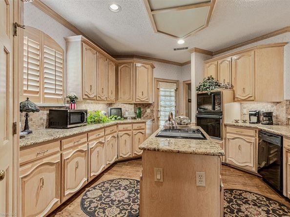 3209  Shannons Place , Garland Texas 75043
