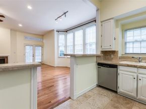 4511  Gilbert Avenue  106, Dallas Texas 75219