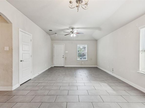 1116 E Hattie Street , Fort Worth Texas 76104