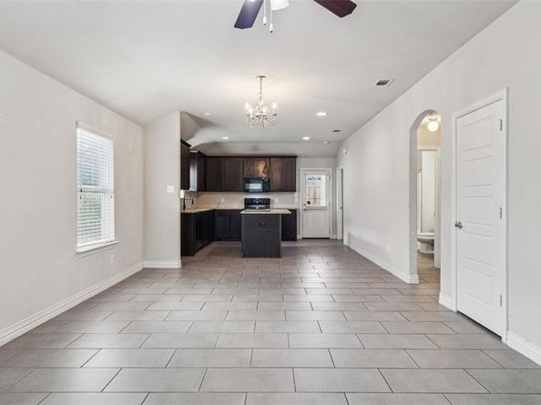 1116 E Hattie Street , Fort Worth Texas 76104