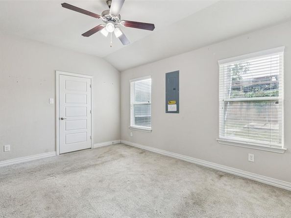 1116 E Hattie Street , Fort Worth Texas 76104