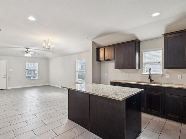 1116 E Hattie Street , Fort Worth Texas 76104