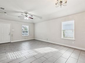 1116 E Hattie Street , Fort Worth Texas 76104