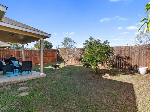 836  Village Point Lane , Fort Worth Texas 76108