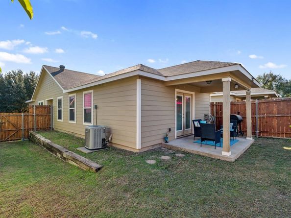 836  Village Point Lane , Fort Worth Texas 76108