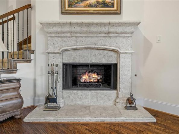 2020  London Lane , Lewisville Texas 75056
